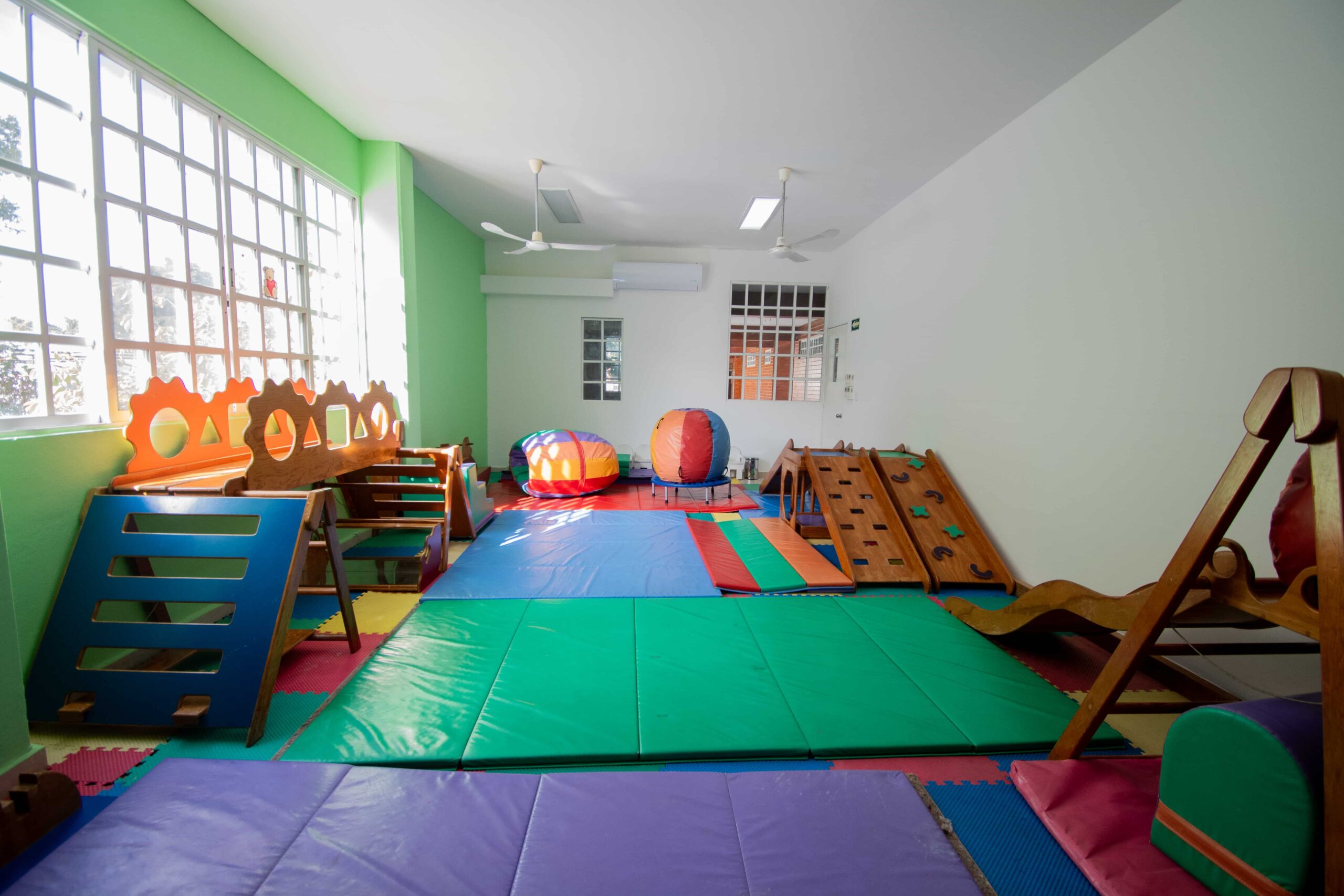 Sala de estimulación temprana colegio integral gandhi